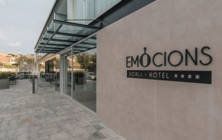 Elegant entrance of Hotel Sorli Emocions, the 4-star Bee-Padel partner hotel in Vilassar de Dalt, Barcelona, Maresme, Spain, Europe