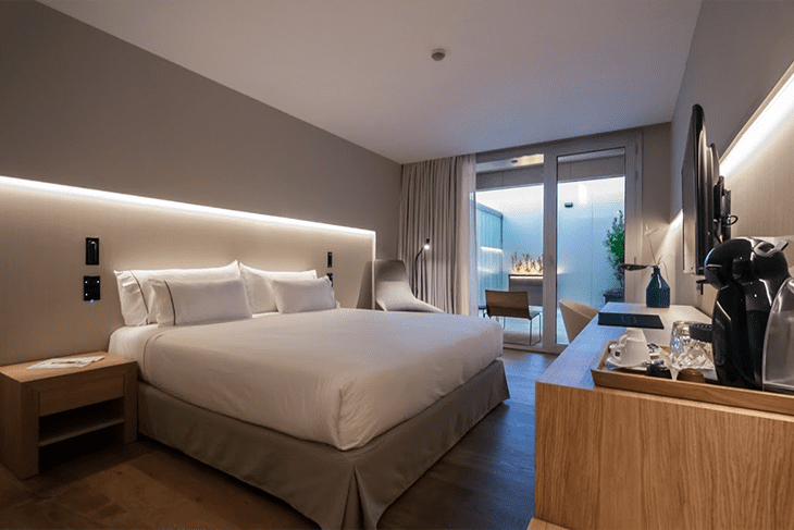 Unwind in Comfort at Sorli Emocions After a Day of Bee-Padel Action
