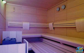 Relaxing sauna room at URH Ciutat de Mataró – wellness area for guests